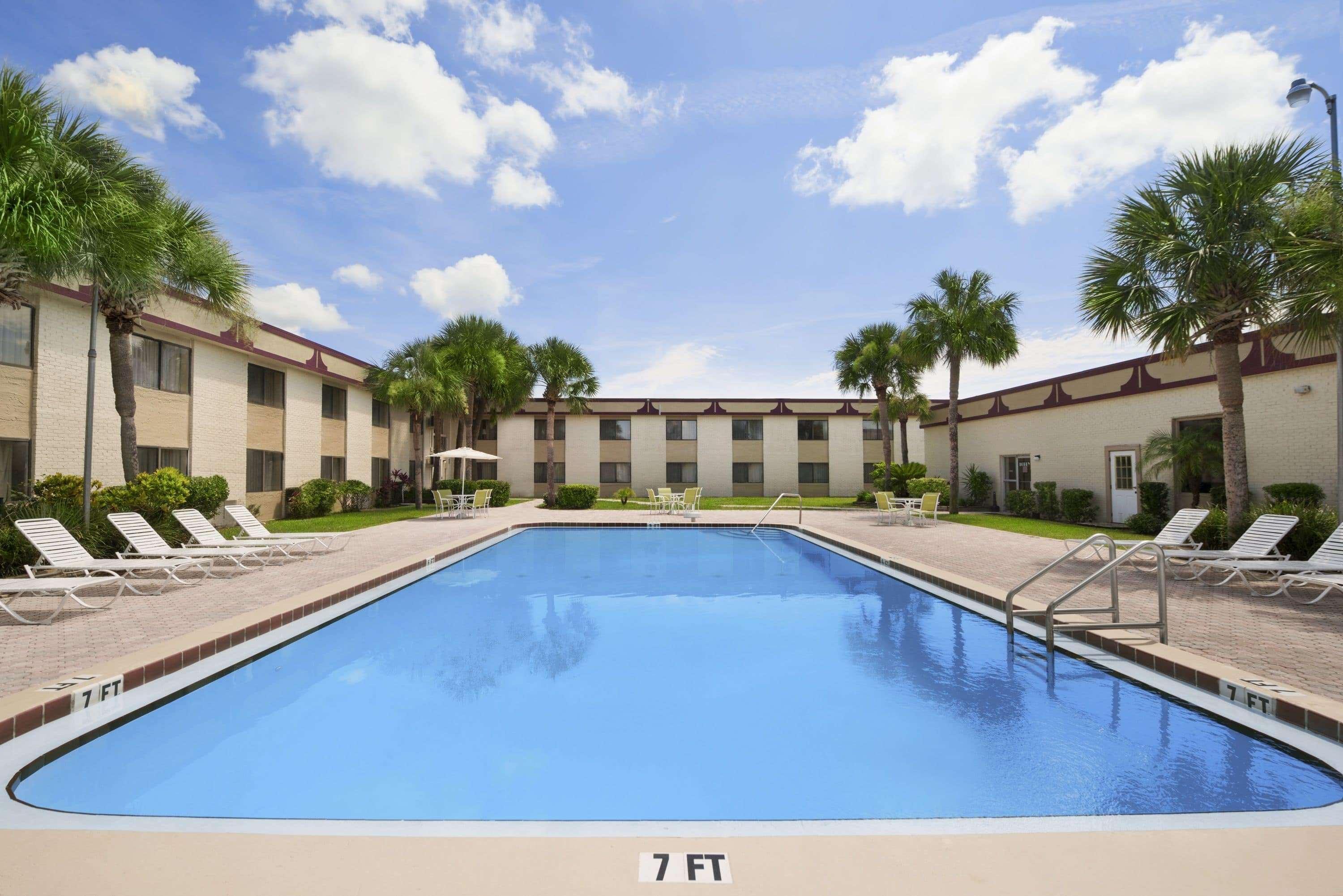 Space Coast Hotel Titusville-Kennedy Space Center Exterior foto